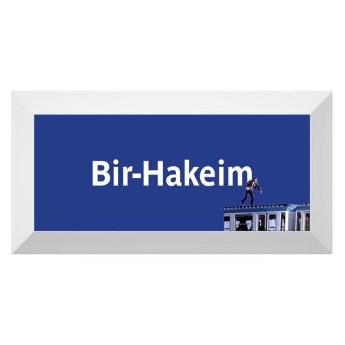 Hommage-Carreau Métro biseauté station "Bir-Hakeim Jean-Paul Belmondo"